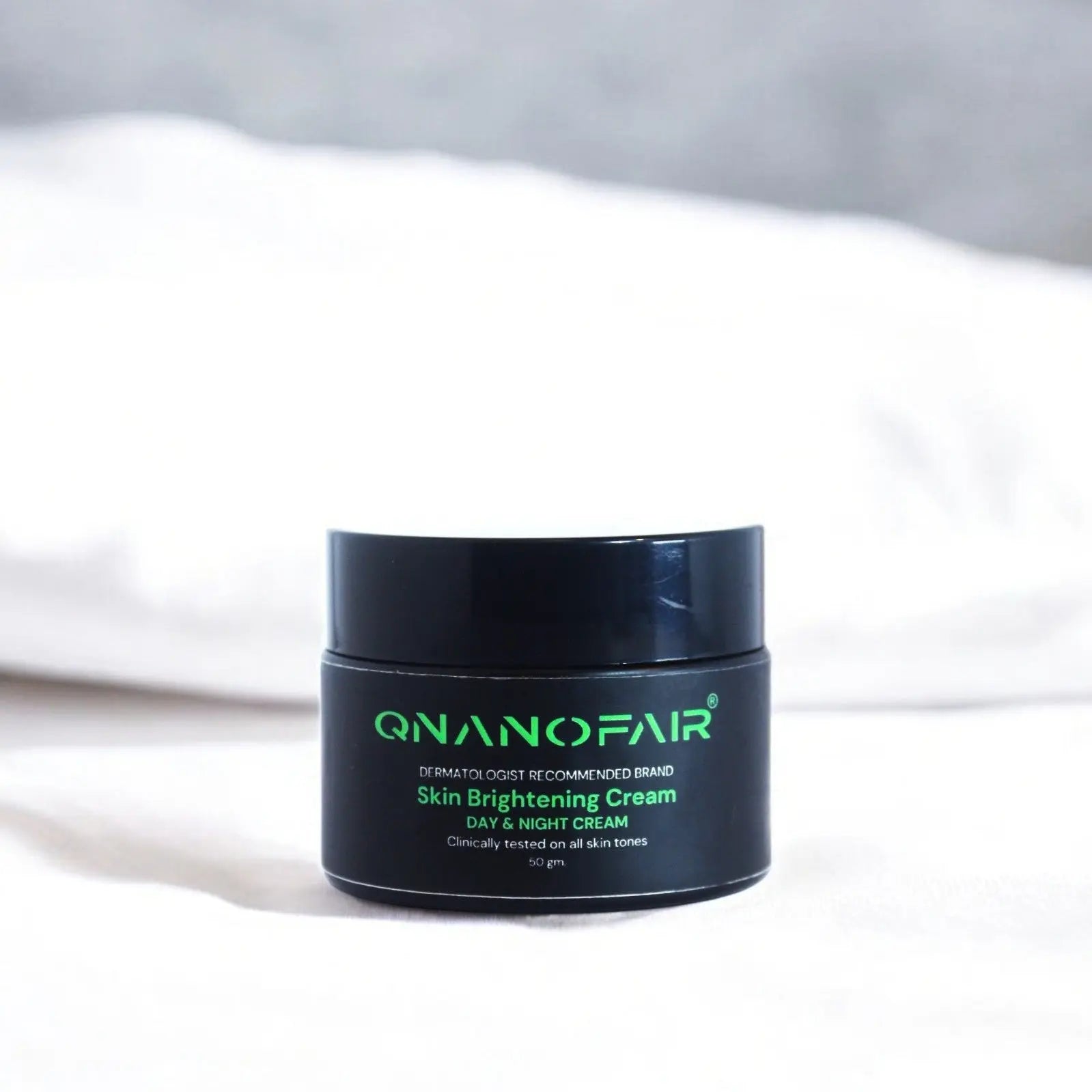 QNanofair Absolute Perfect Radiance Brightening Day & Night Cream 50 g, SPF 30, Daily Illuminating Face Moisturizer for Glowing Skin - With Glycerin & Niacinamide QNanofair